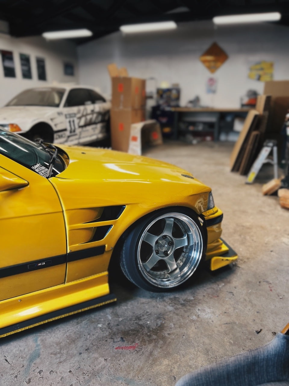 FRONT ONLY SEDAN E36 Autohändler Studio 50mm Breezy Fender PAIR (Also fits Ti, Touring)