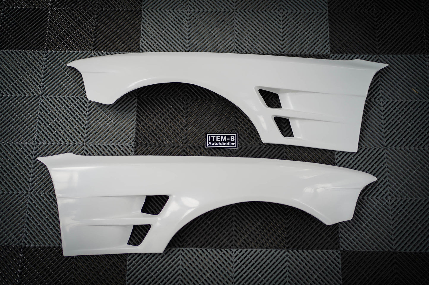 FRONT ONLY Coupe/Convertible E36 Autohändler Studio 50mm Breezy Fender PAIR